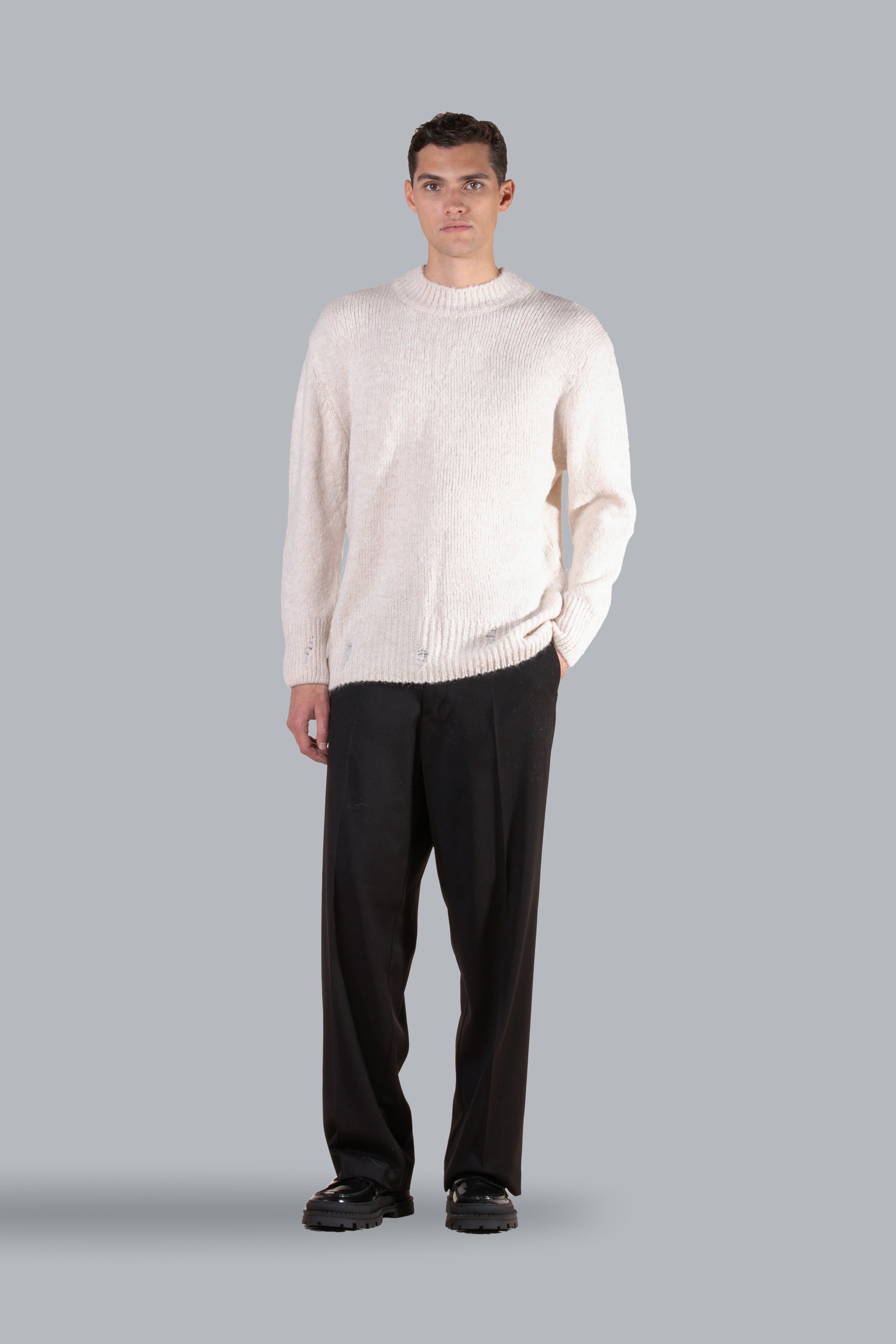 Pull ras du cou à micro-déchirures - Crème