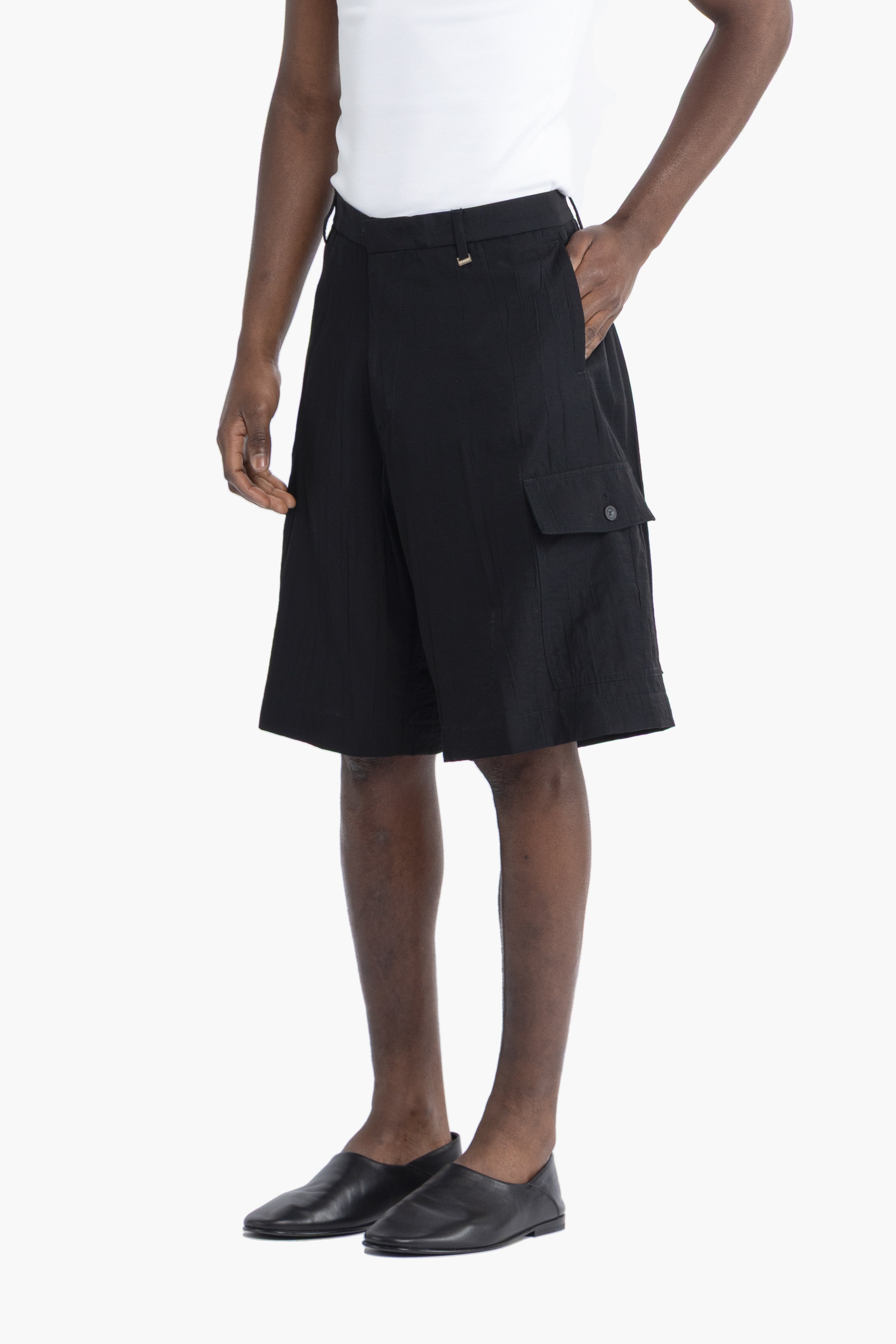 Bermuda con tasconi effetto stropicciato - Nero