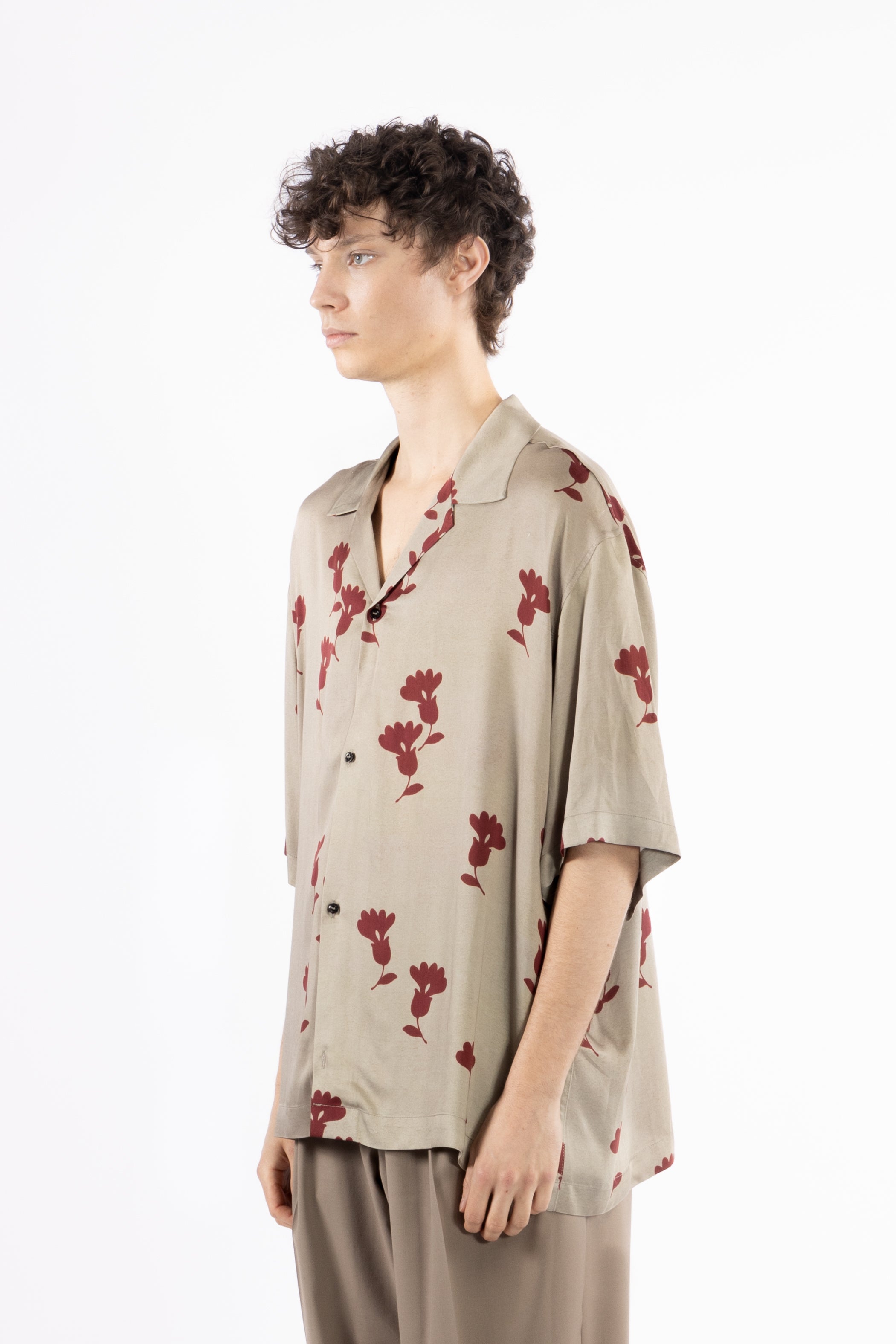 Camicia fluida collo aperto con stampa