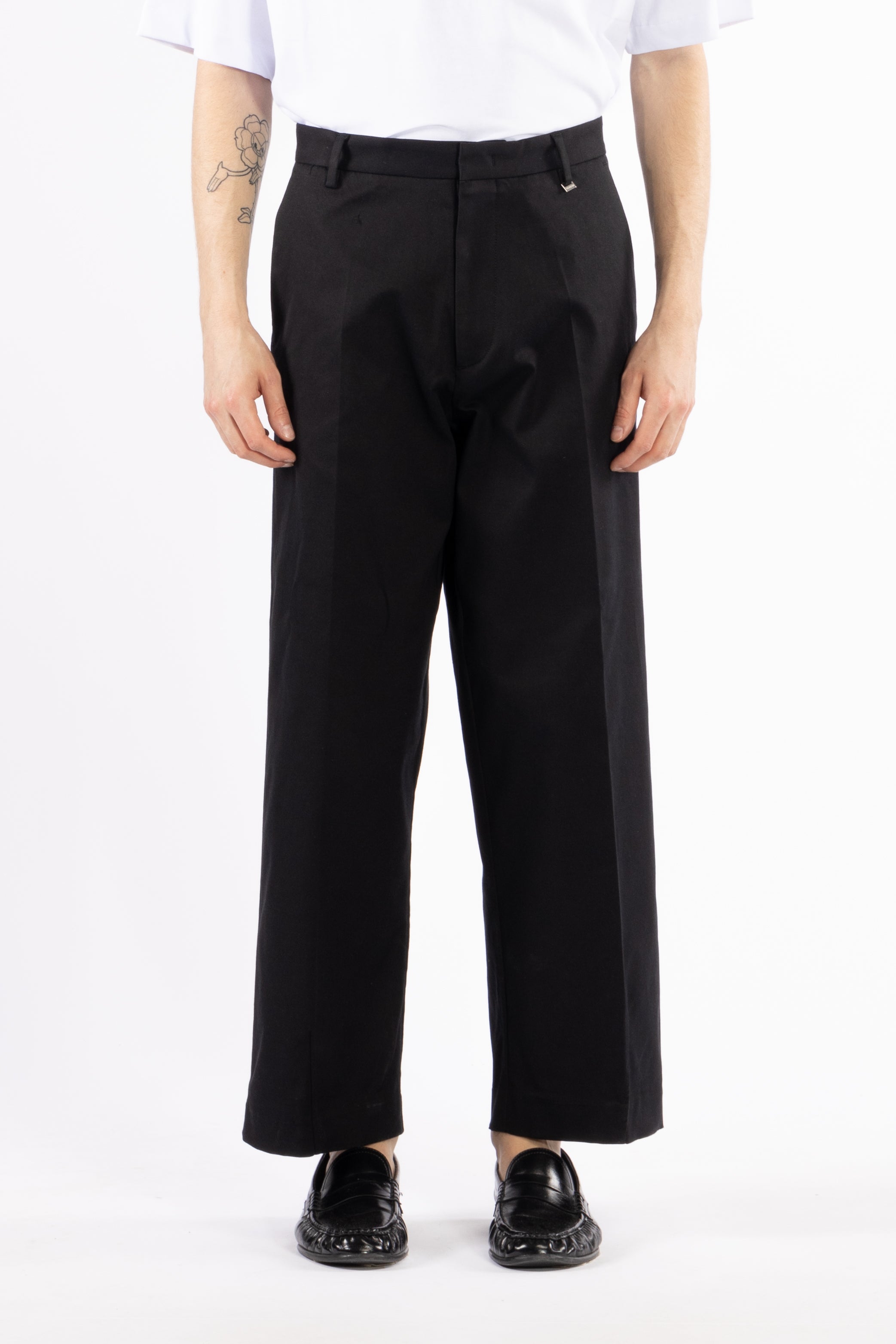 Pantalone in cotone pince al fondo - Nero