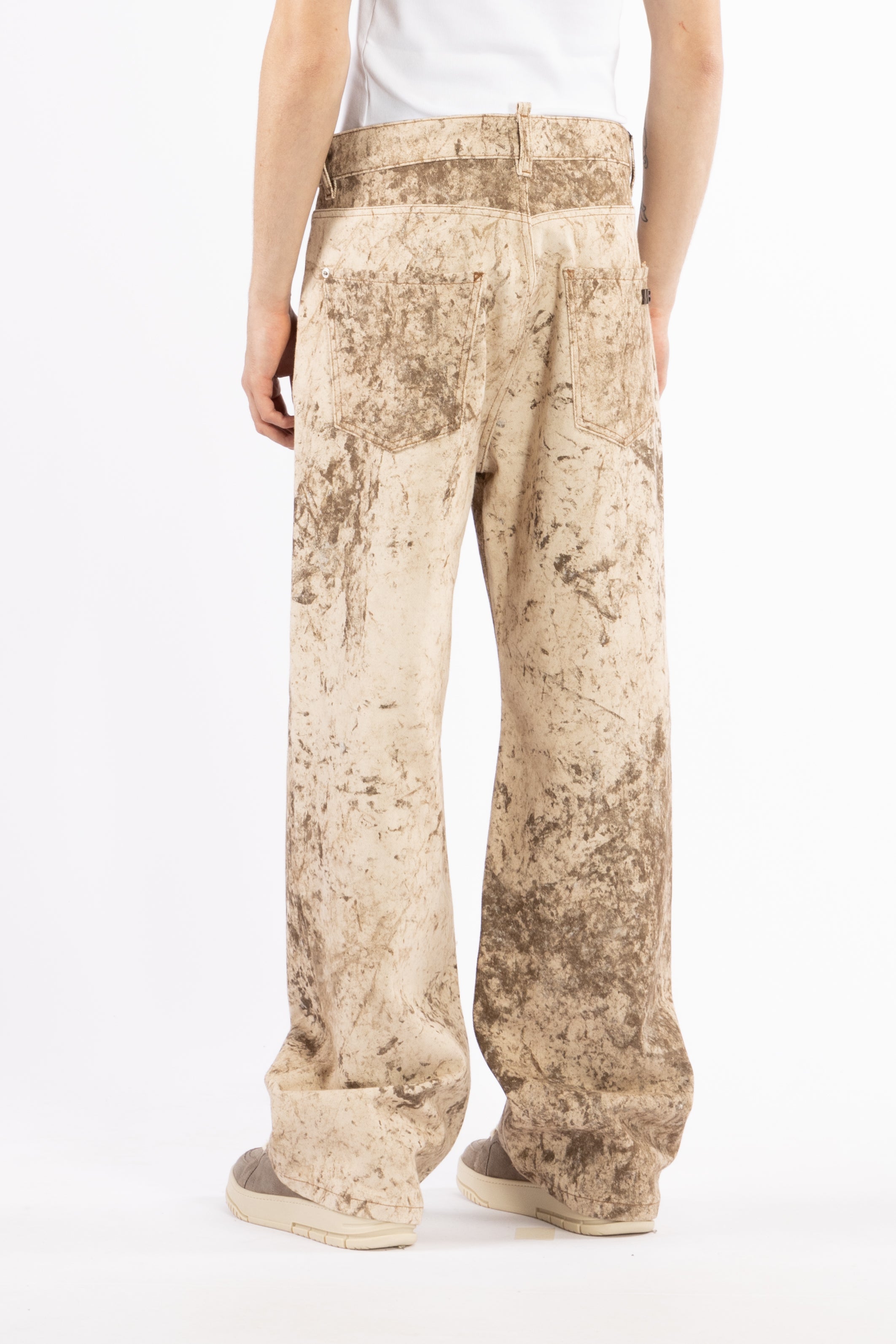 Jeans gamba ampia effetto vissuto
