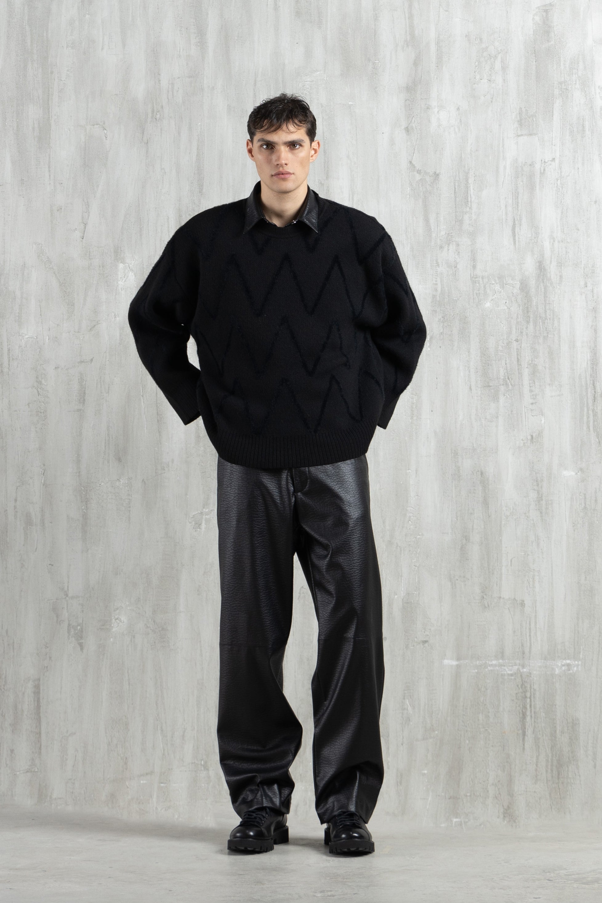 Pantalone largo in tessuto effetto pelle - Nero