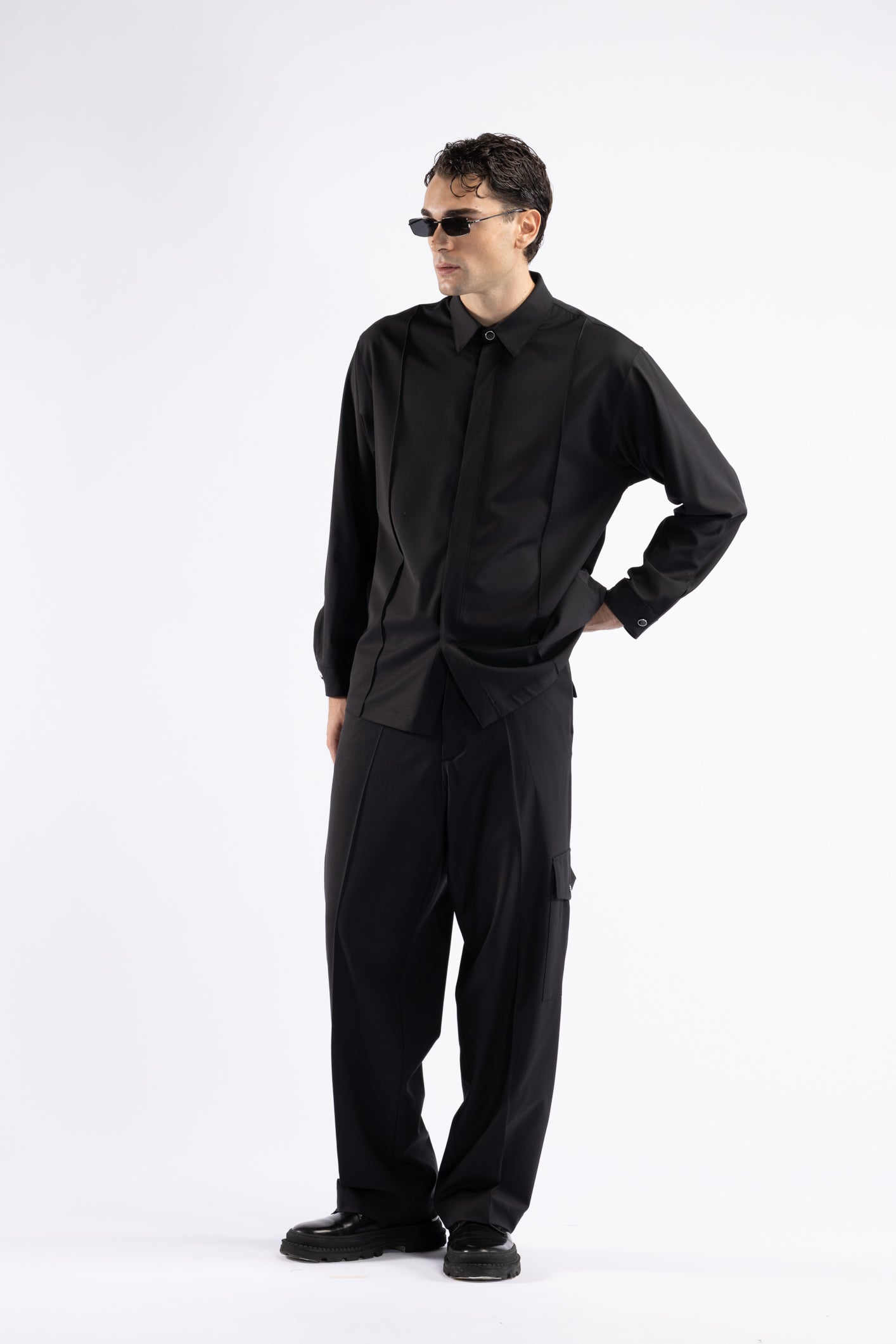 Camicia in lana con pinces - Nero