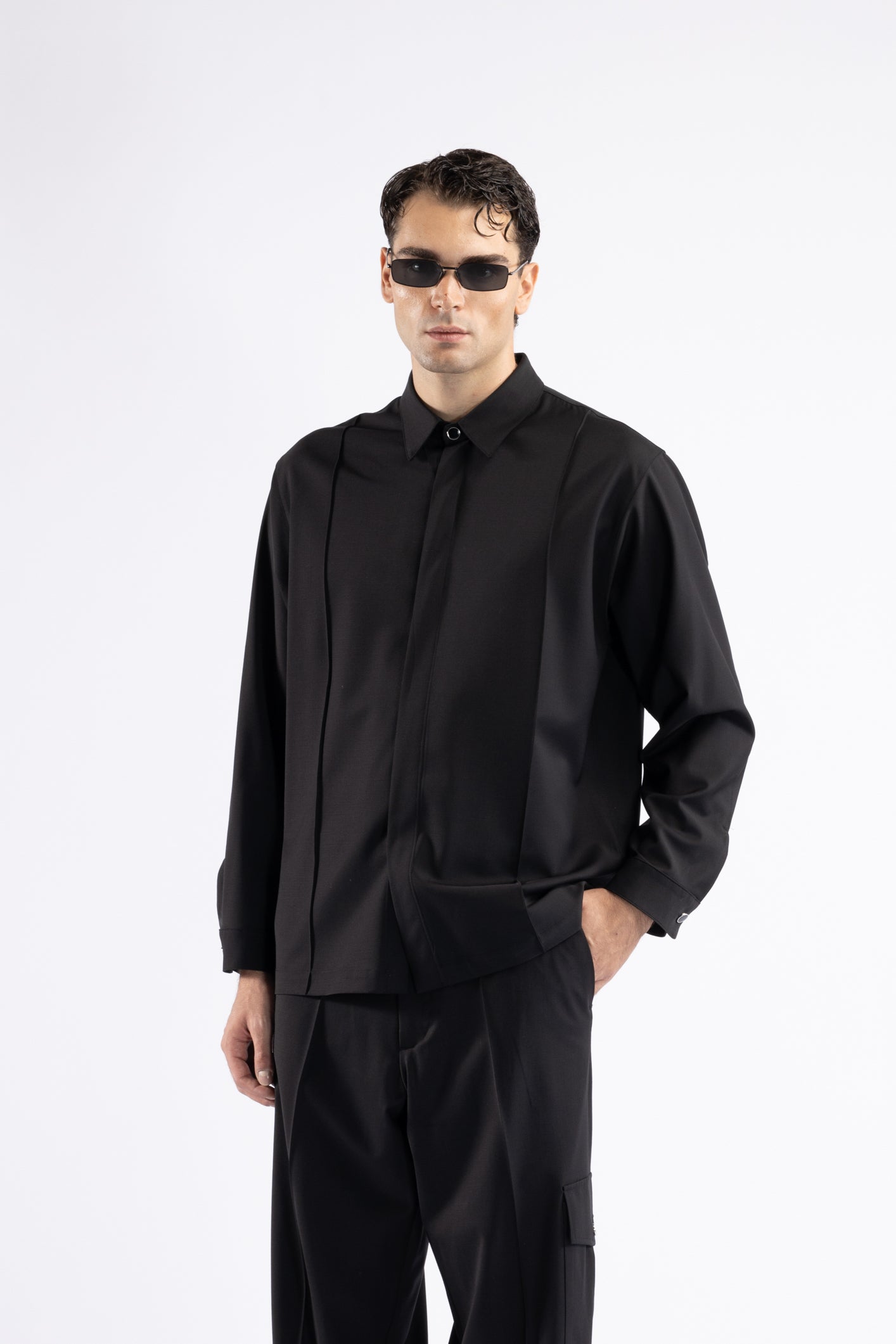 Camicia in lana con pinces - Nero