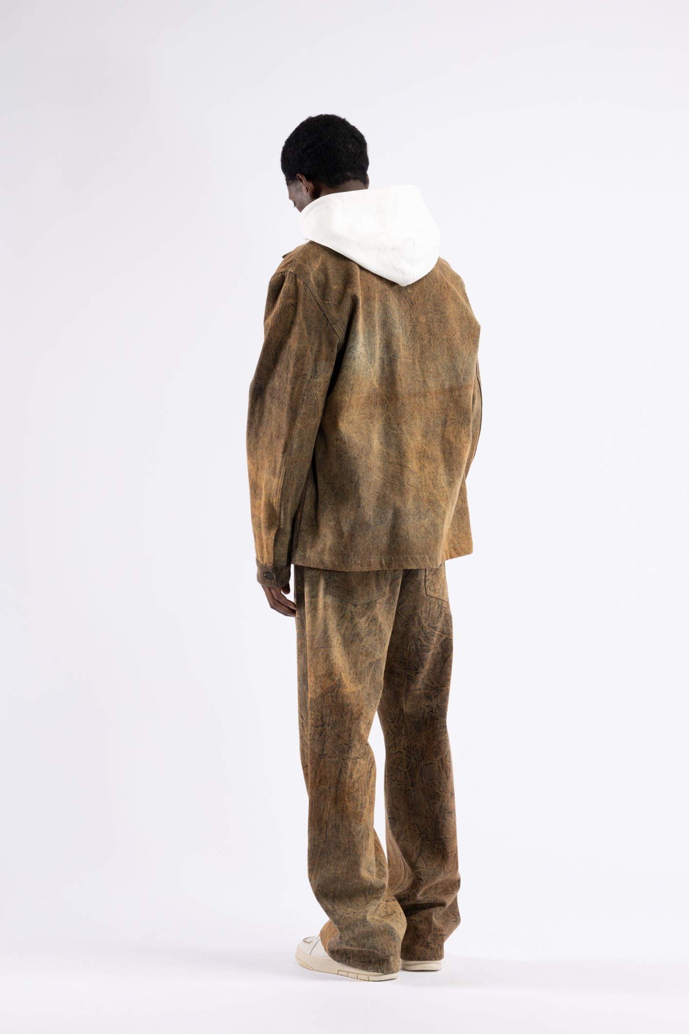 Jeans baggy in denim lavato effetto ruggine