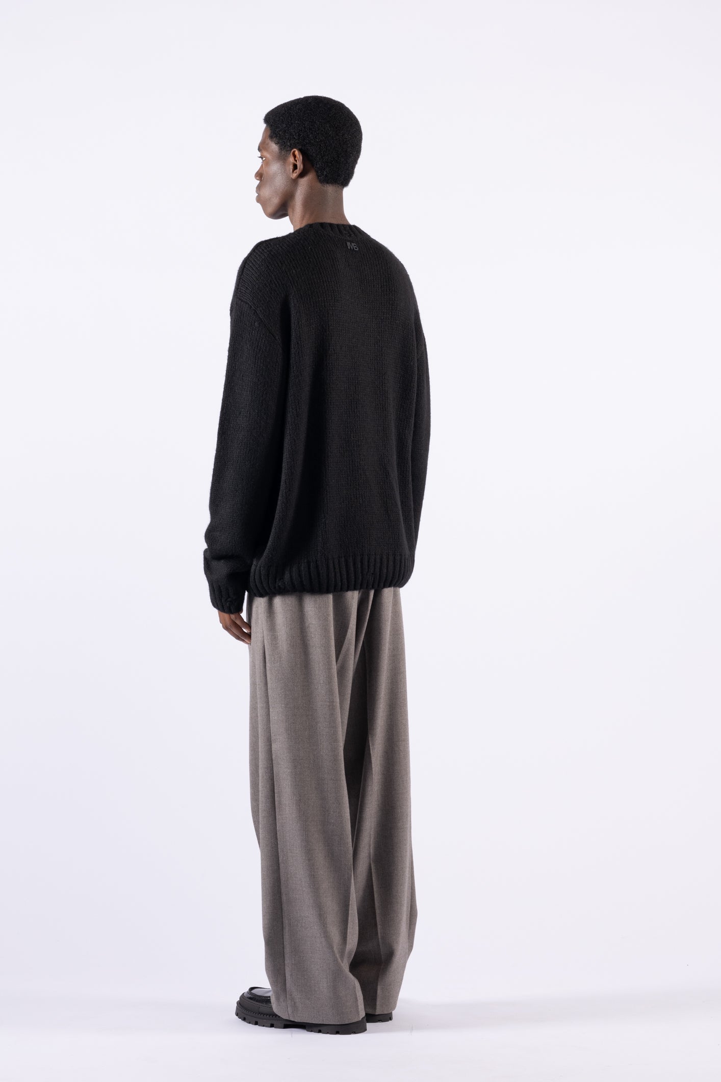 Maglia girocollo con rotture - Nero