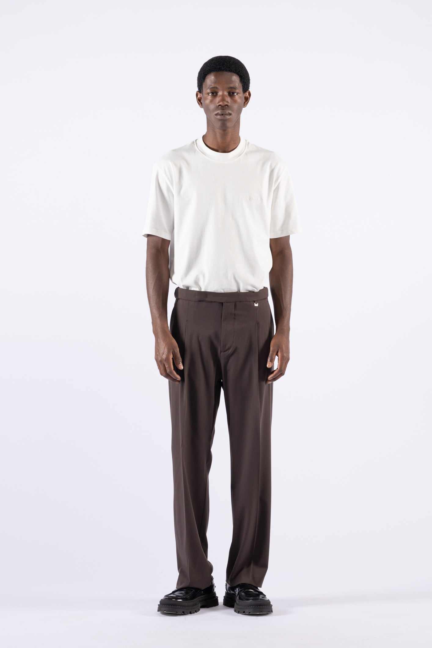 Pantalone con pinces gamba dritta - Moro