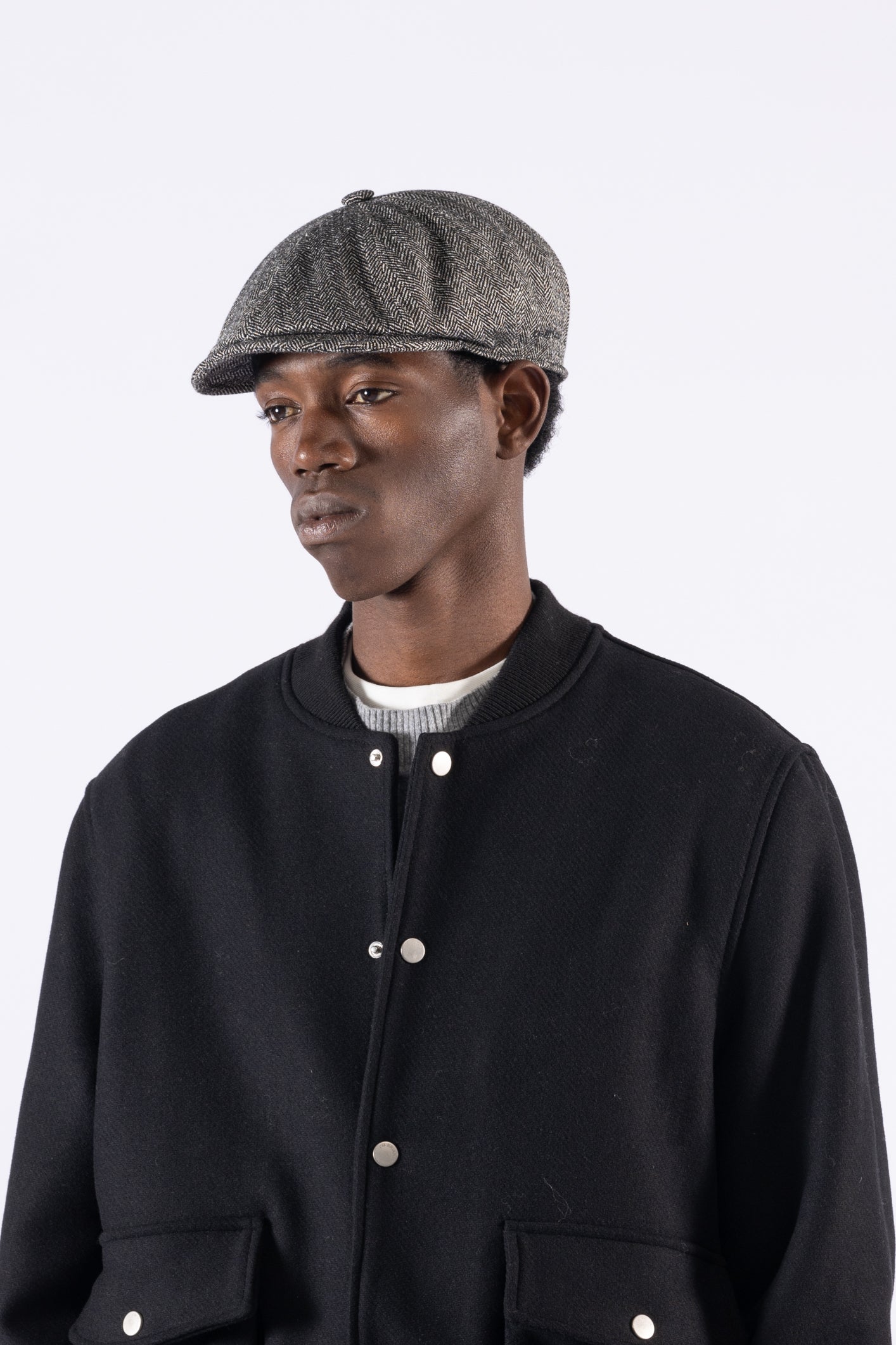 bonnet en flanelle à chevrons