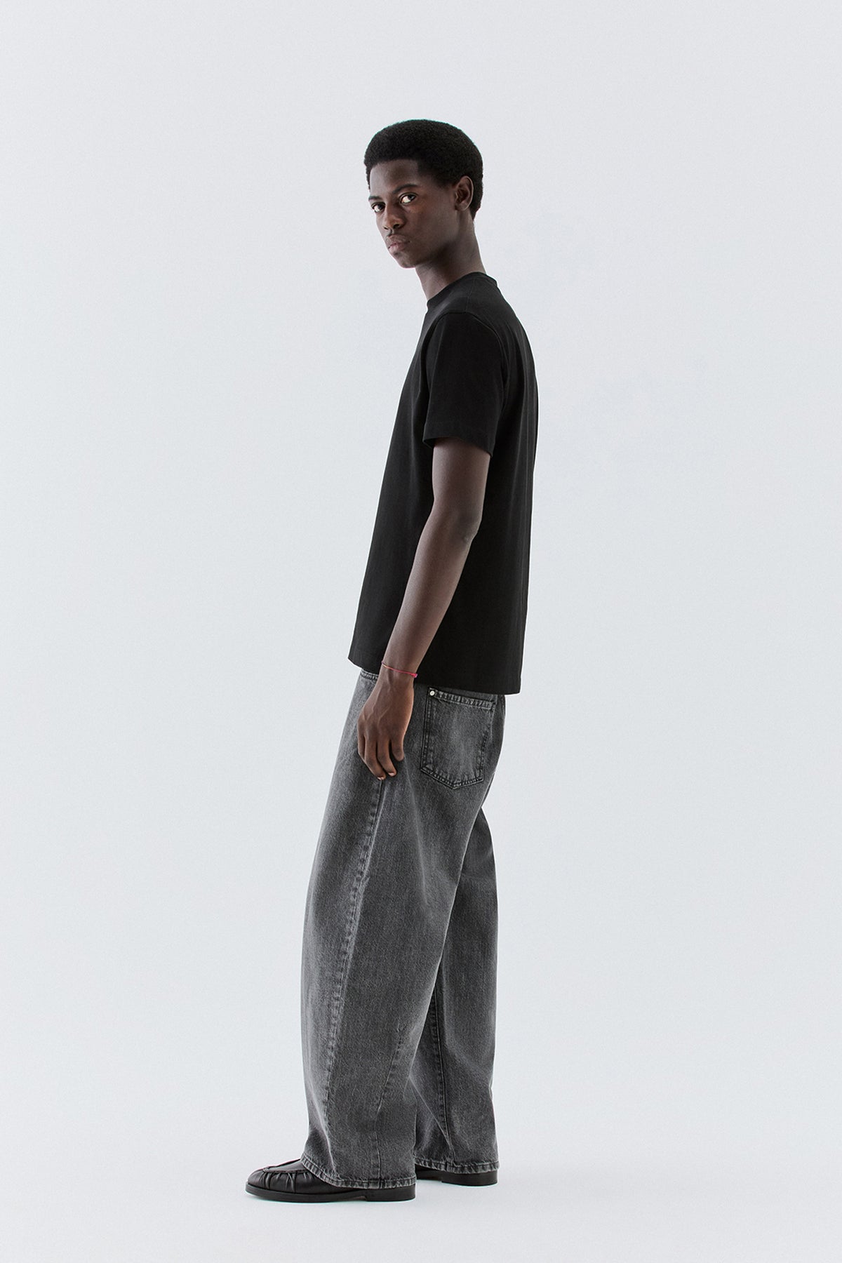 T-shirt regolare in cotone - Nero