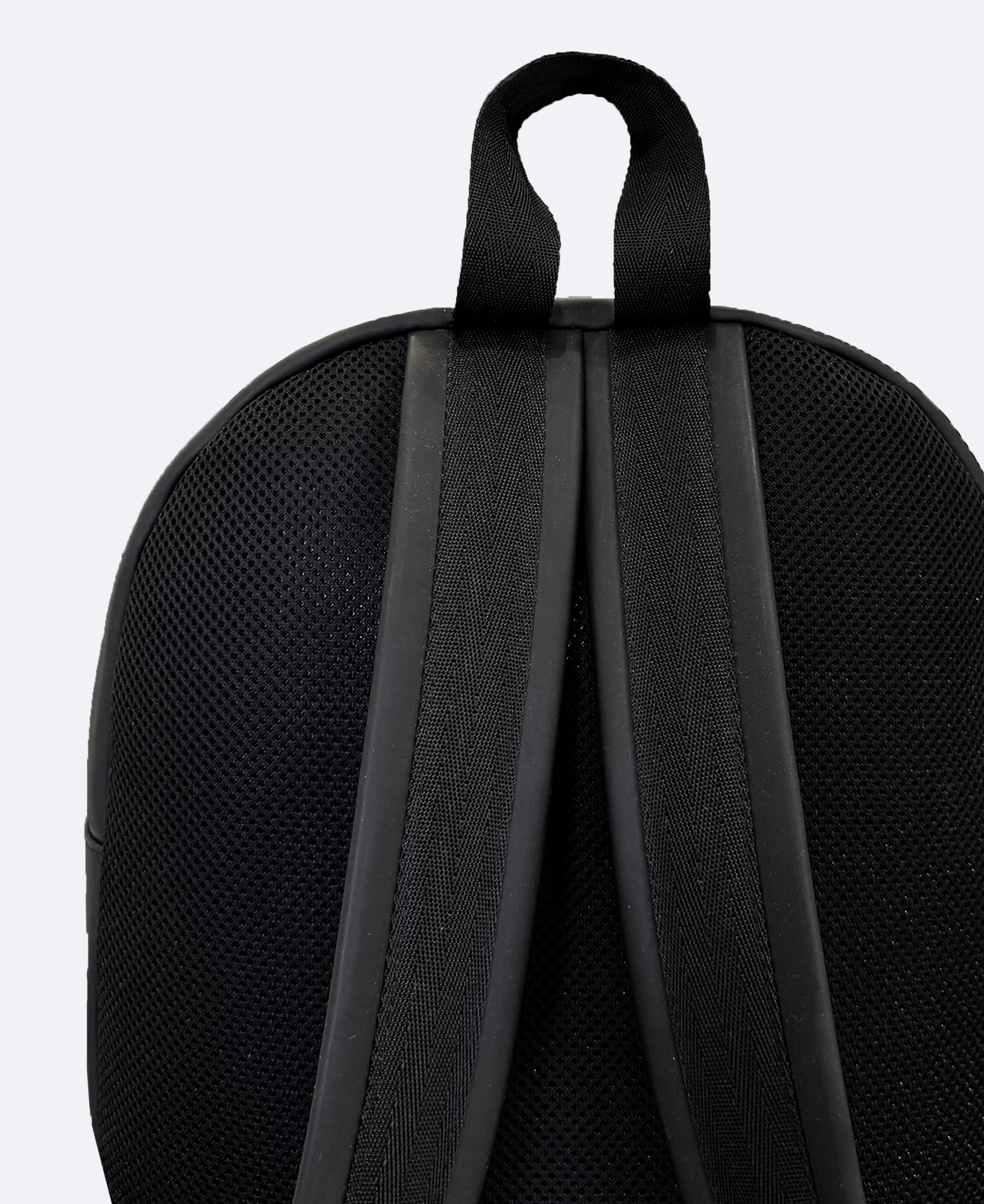 Sac à dos en cuir écologique avec logo en métal noir mat