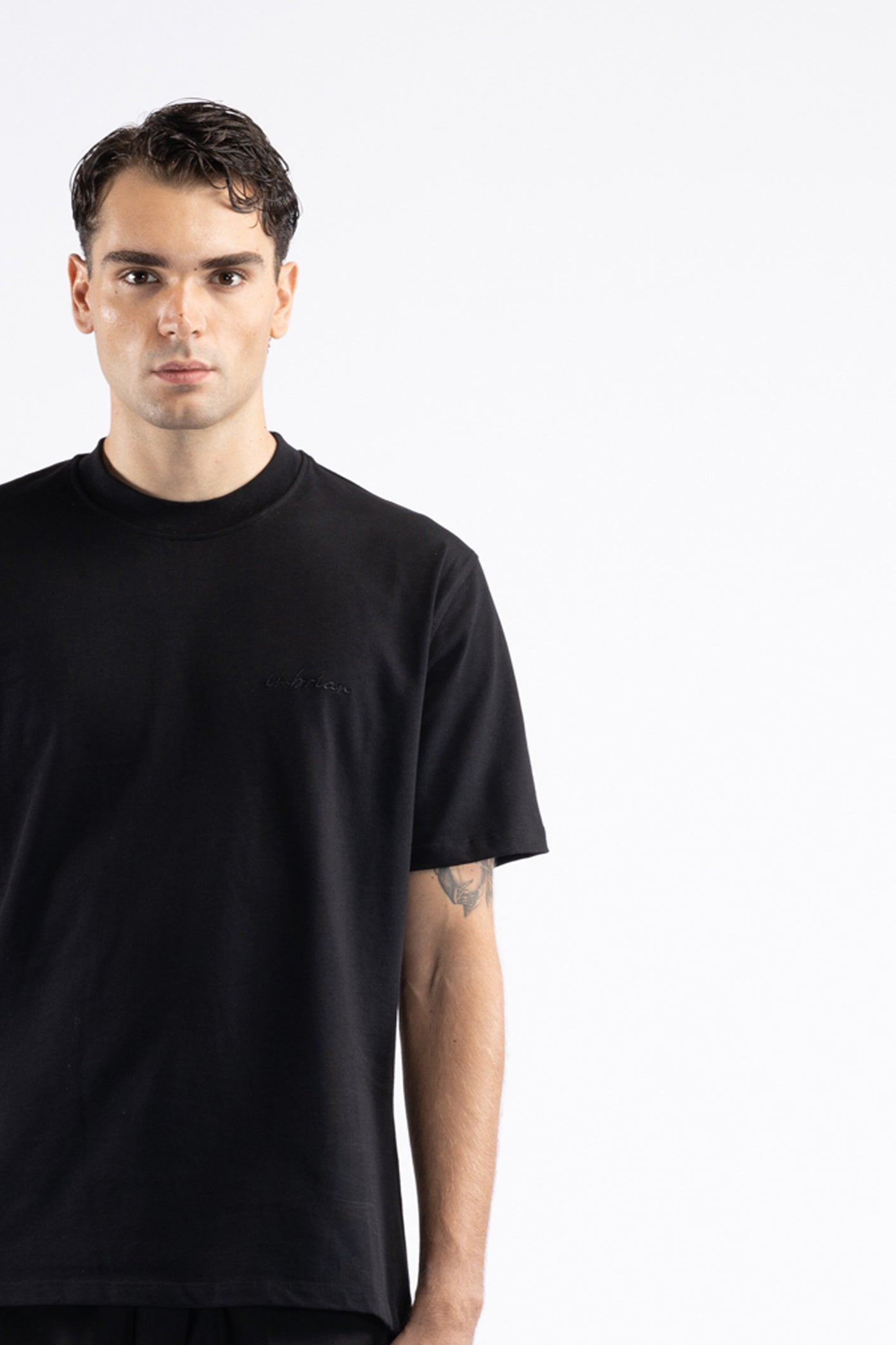 T-shirt in cotone regolare - Nero