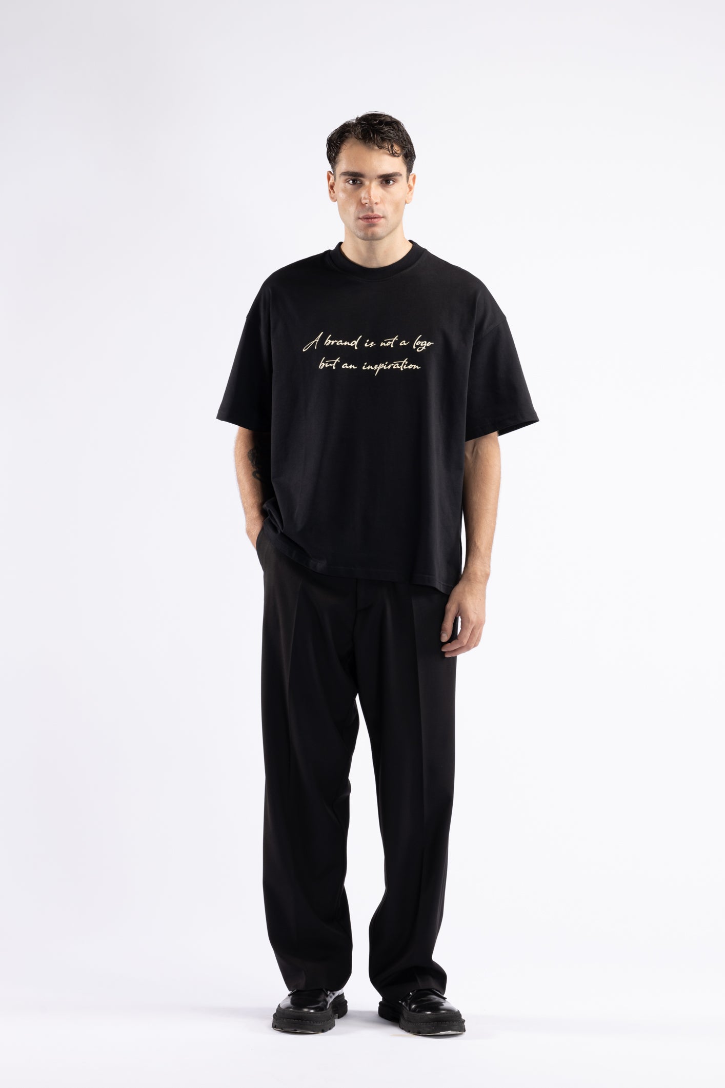 T-shirt oversize con stampa - Nero