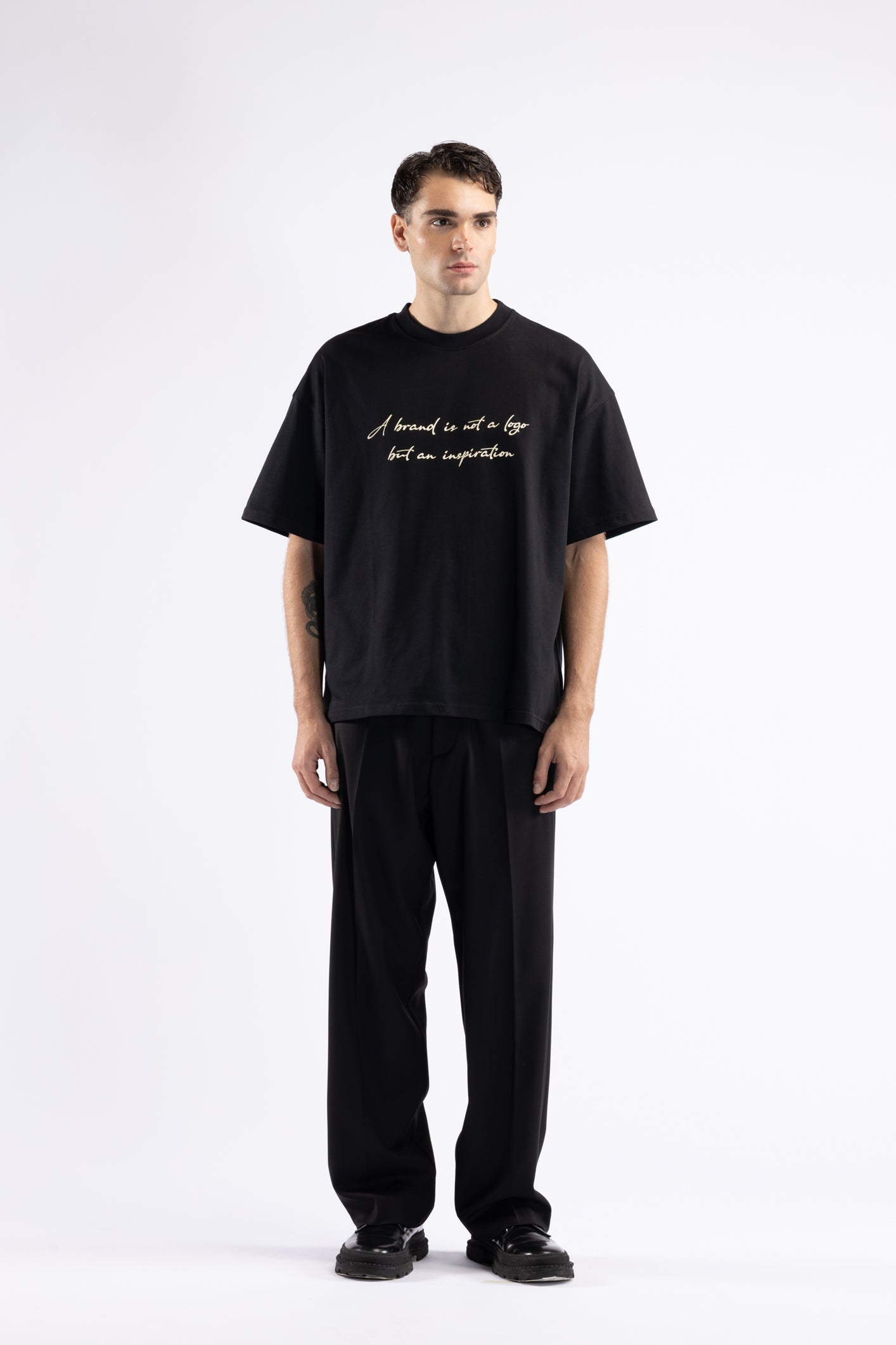 T-shirt oversize con stampa - Nero