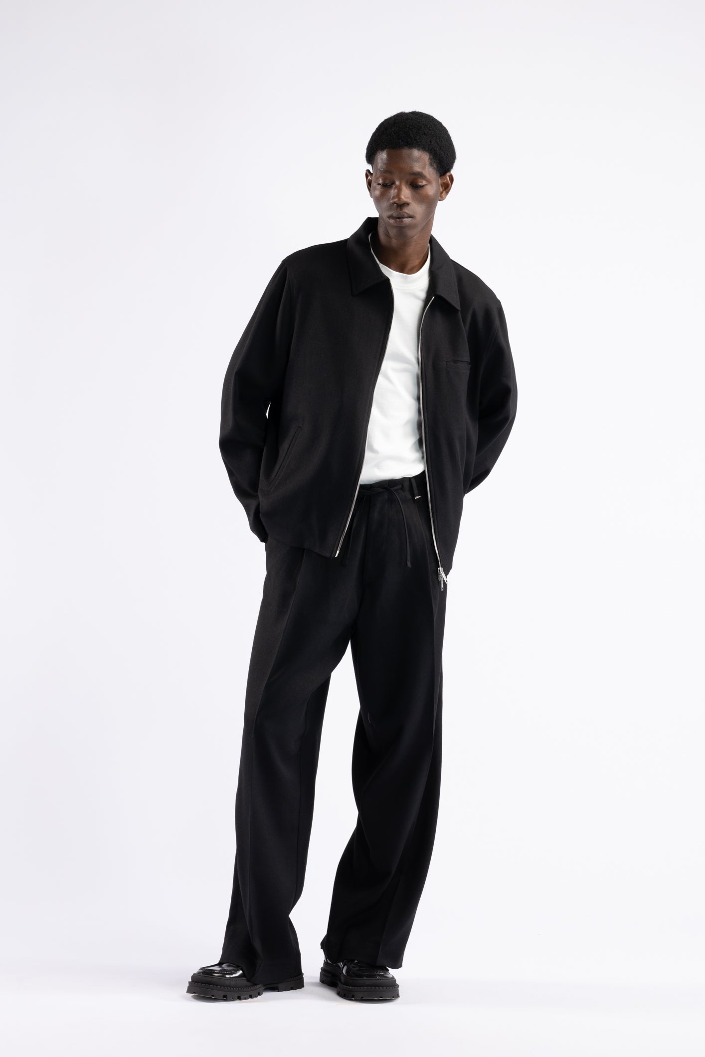 Pantalone fondo largo con coulisse in vita - Nero