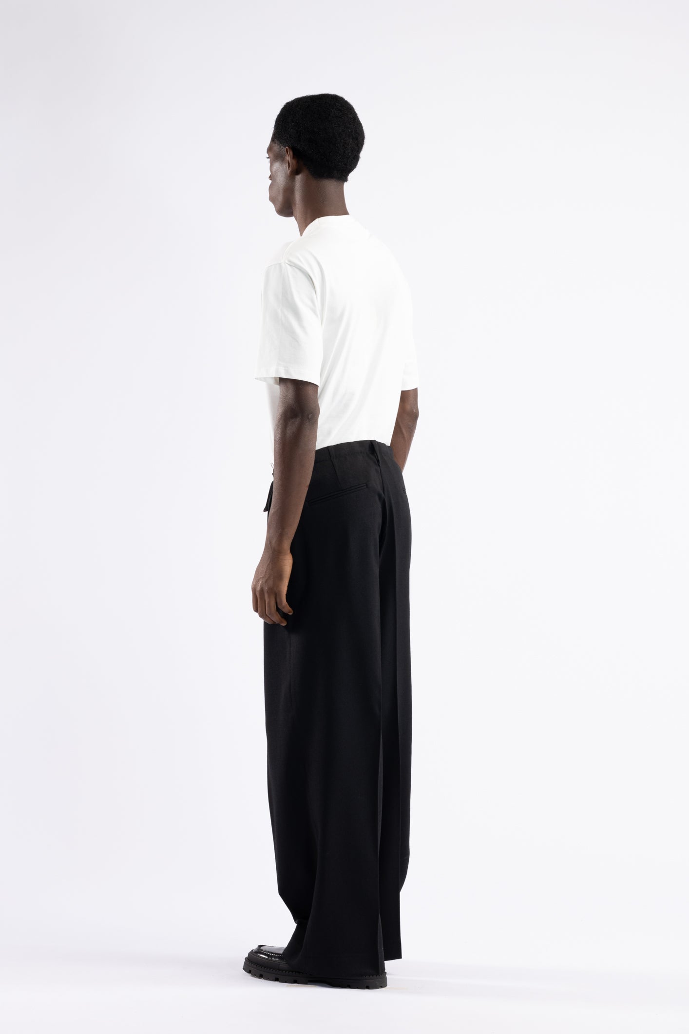 Pantalone fondo largo con coulisse in vita - Nero