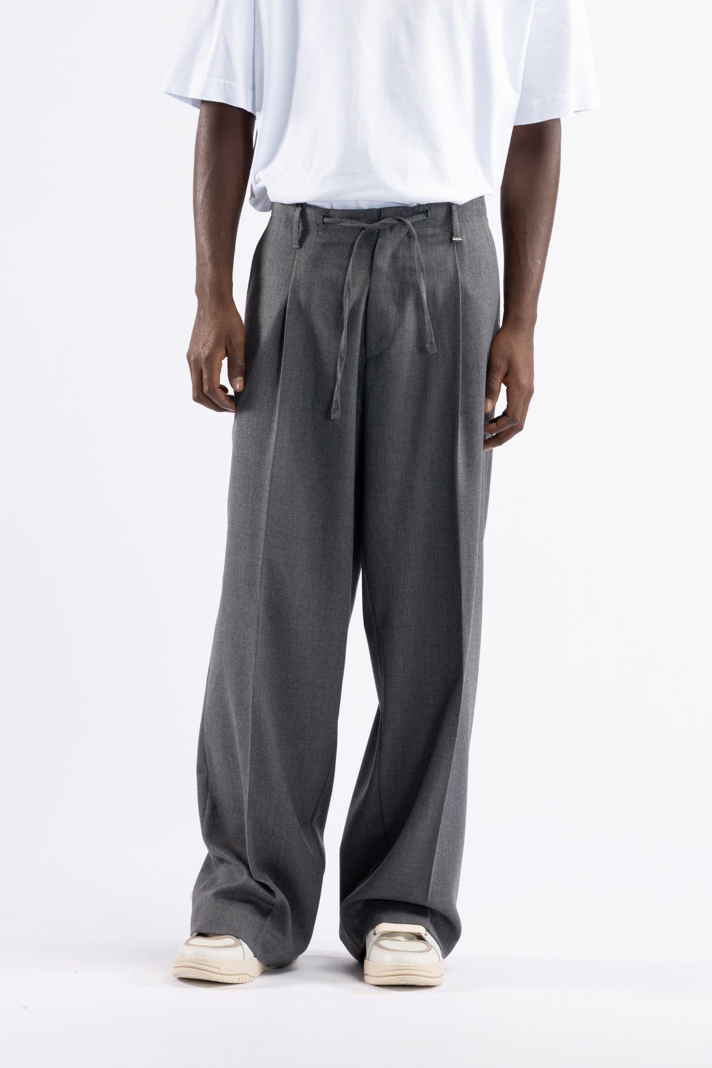 Pantalone fondo largo con coulisse in vita - Grigio