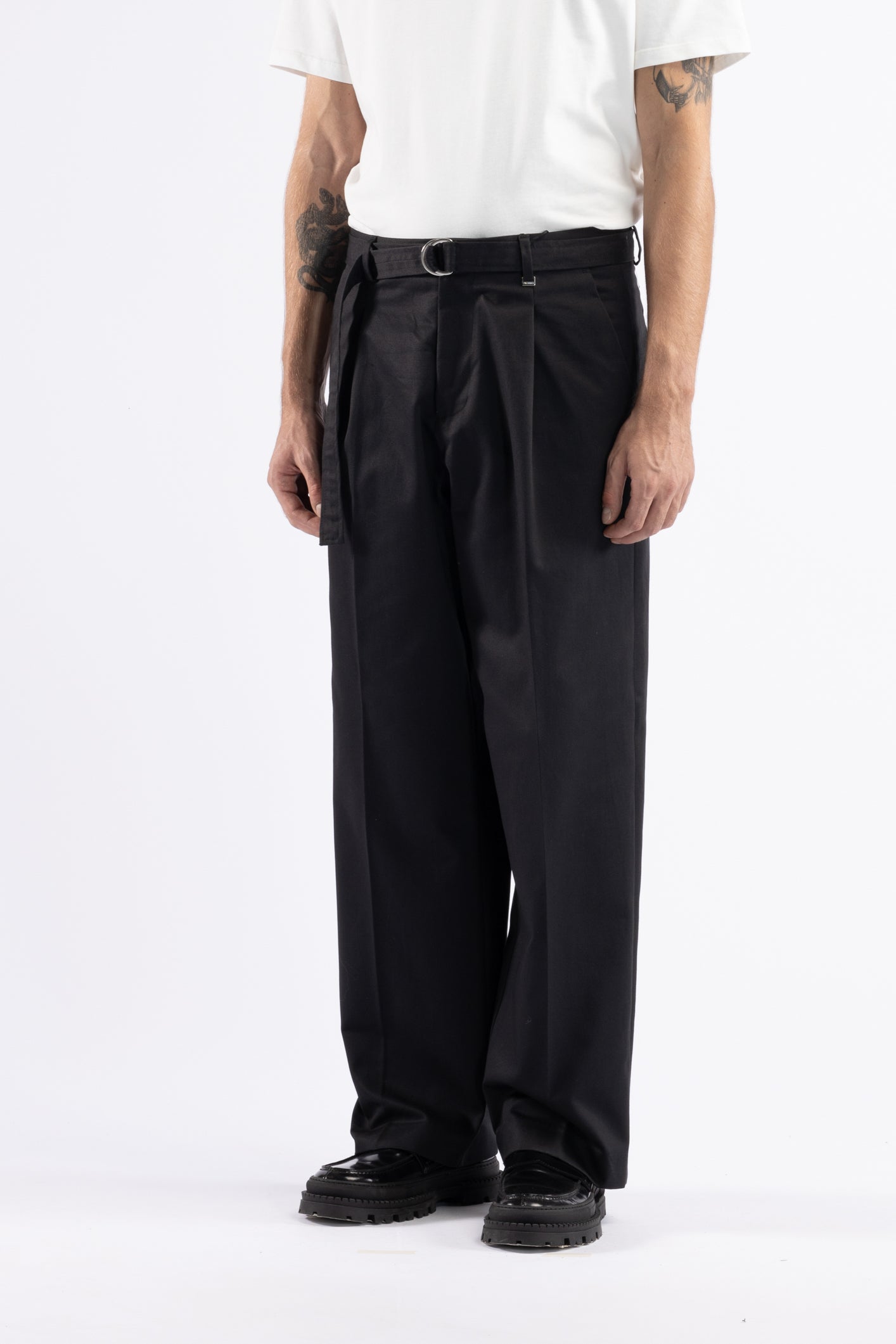 Pantalone in cotone con pinces - Nero