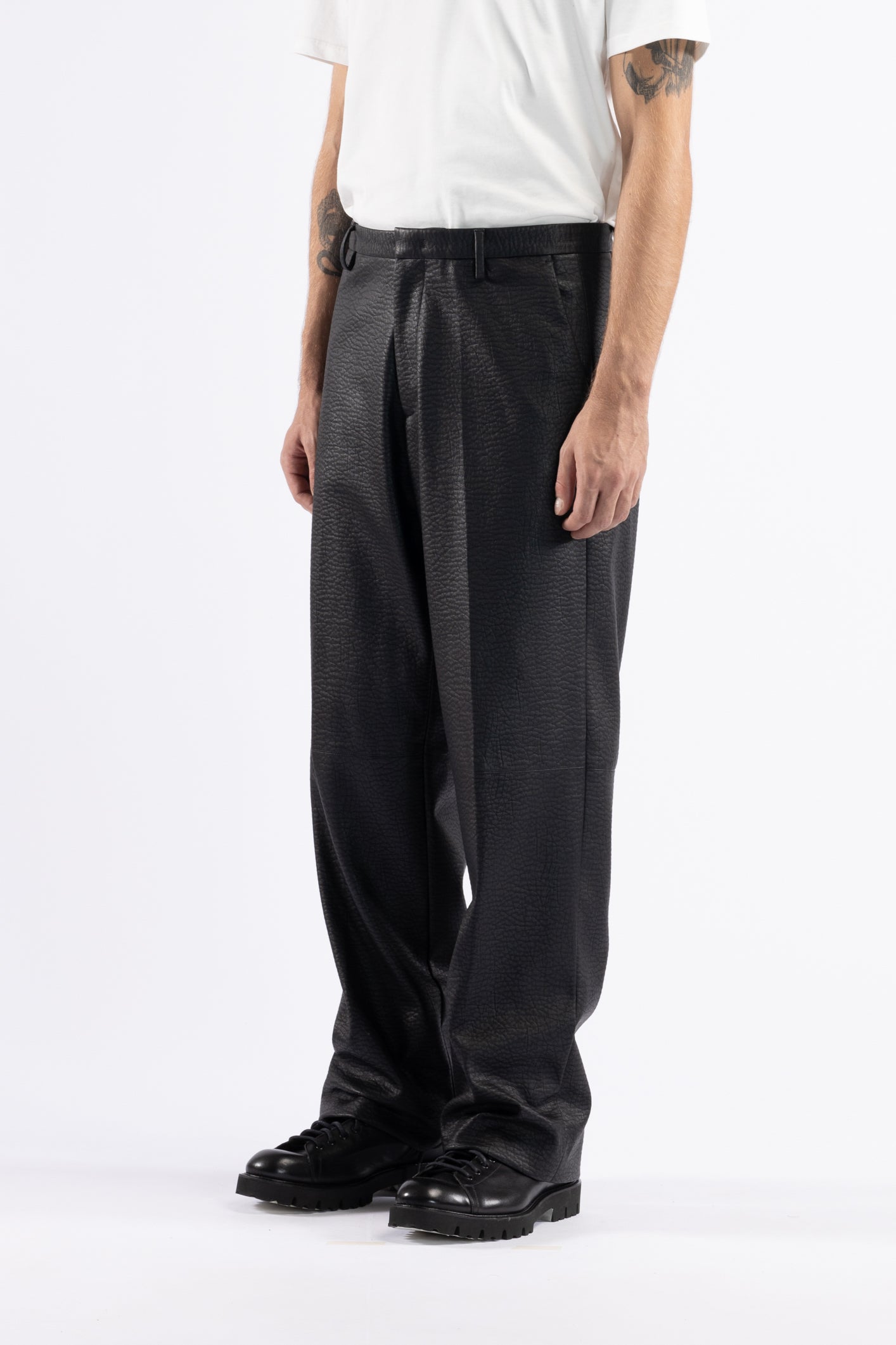 Pantalone largo in tessuto effetto pelle - Nero