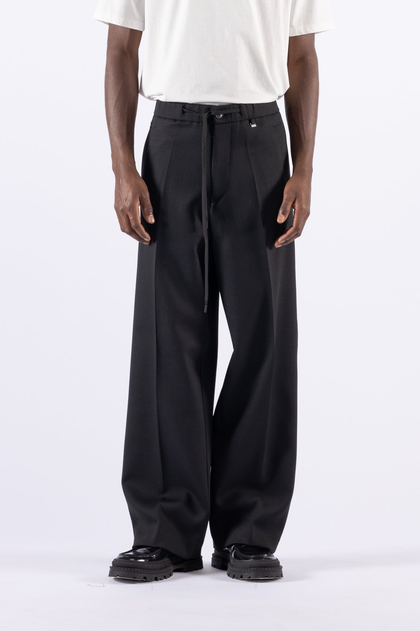 Pantalon à jambes larges et cordon de serrage - Noir