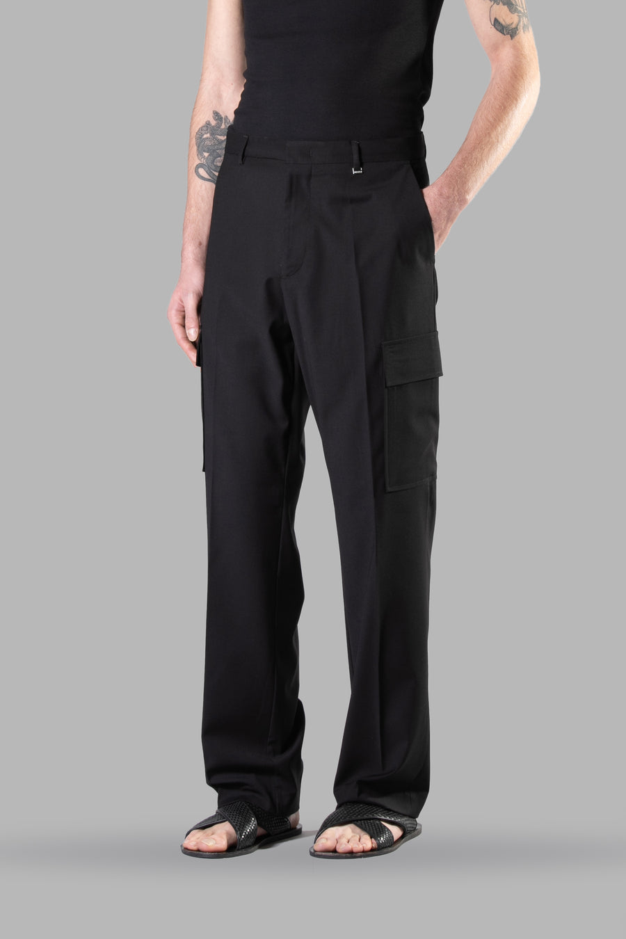 Pantalone fondo ampio con tasconi applicati - Nero