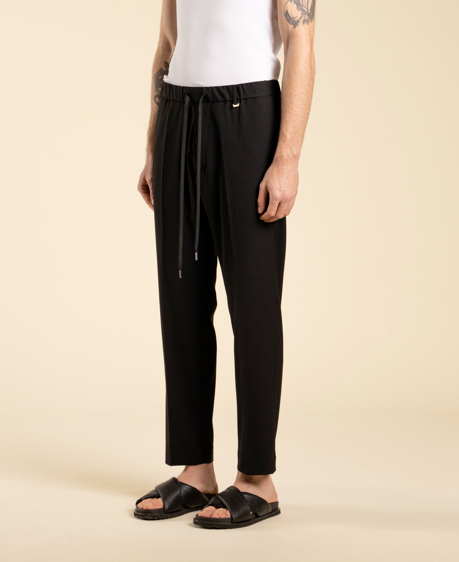 Pantalon coupe droite avec cordon de serrage - Noir