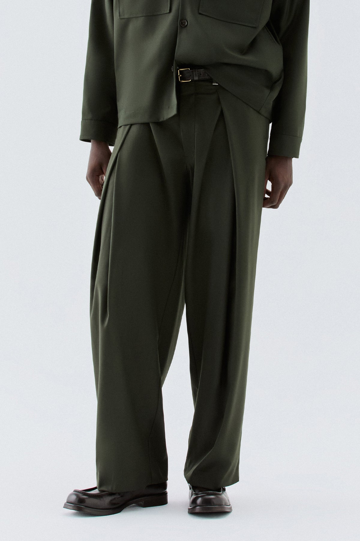 Pantaloni larghi con pinces avanti - Verde