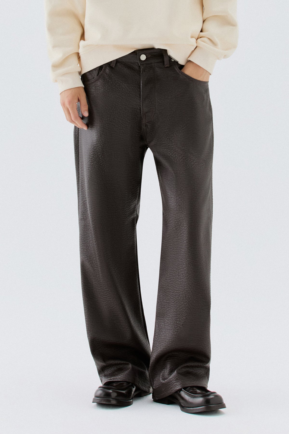 Pantaloni ampi effetto pelle