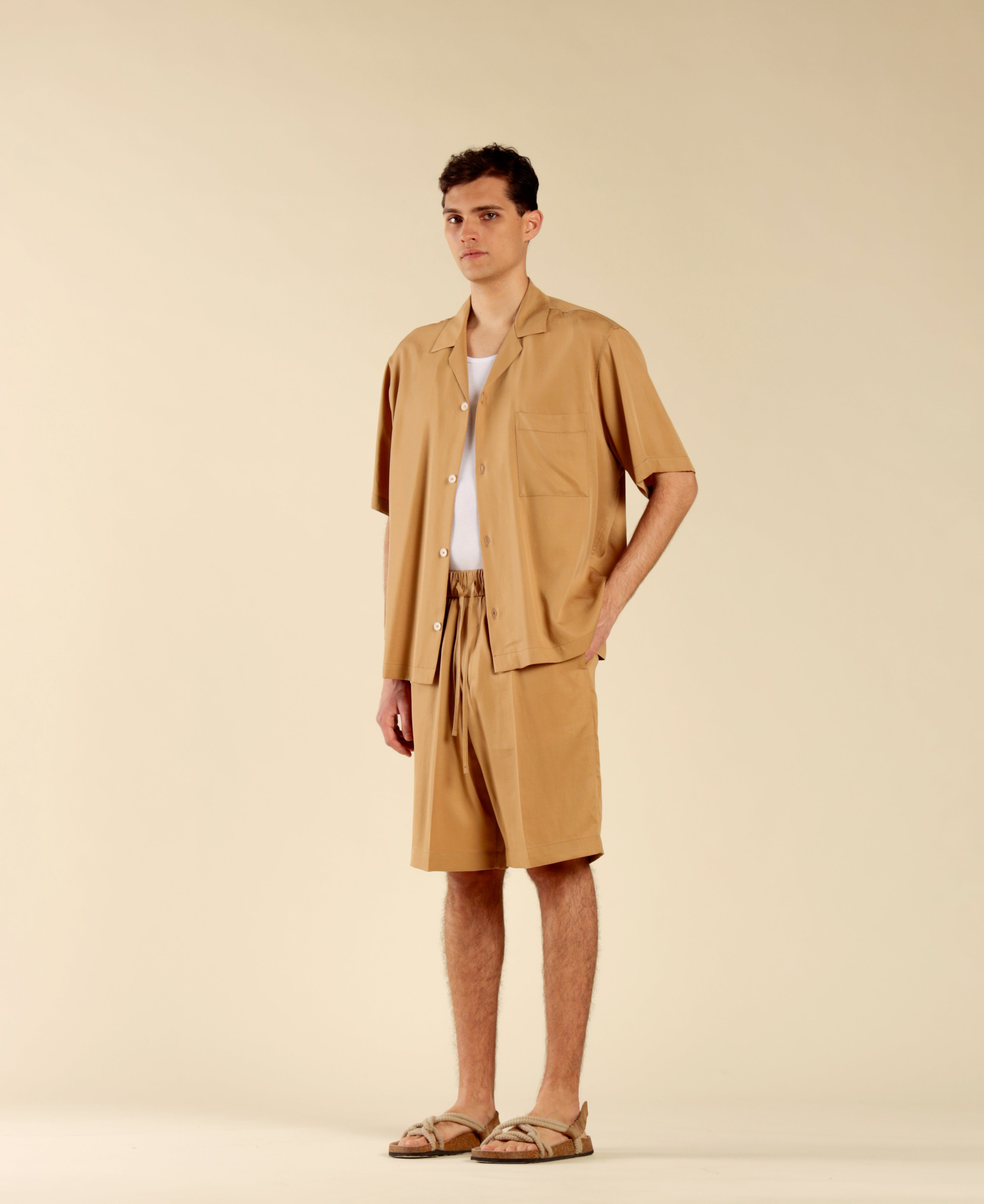 Chemise carrée à poche - Beige