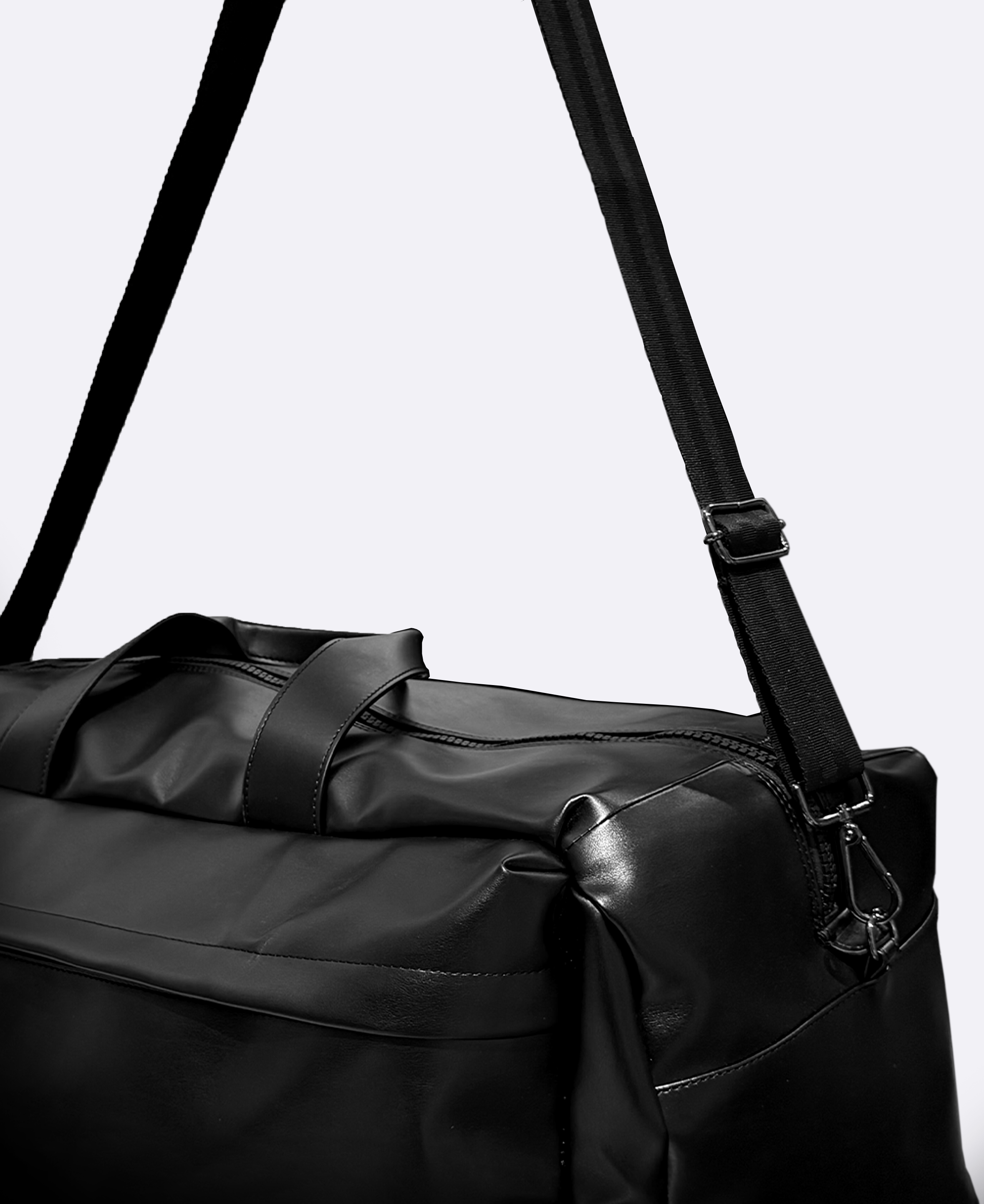 Sac à dos en cuir écologique avec logo en métal noir mat