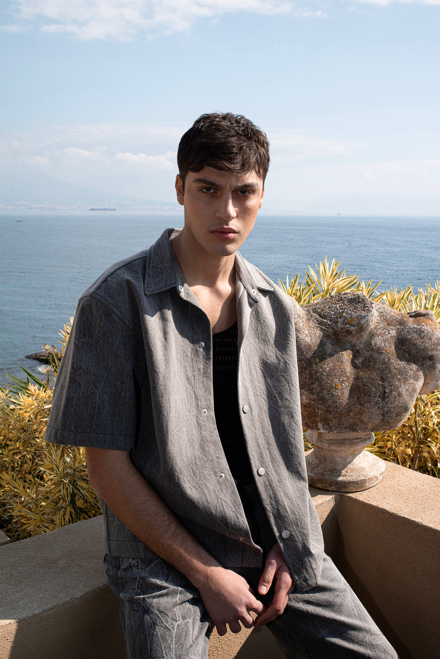 Camicia in denim grigio con texture